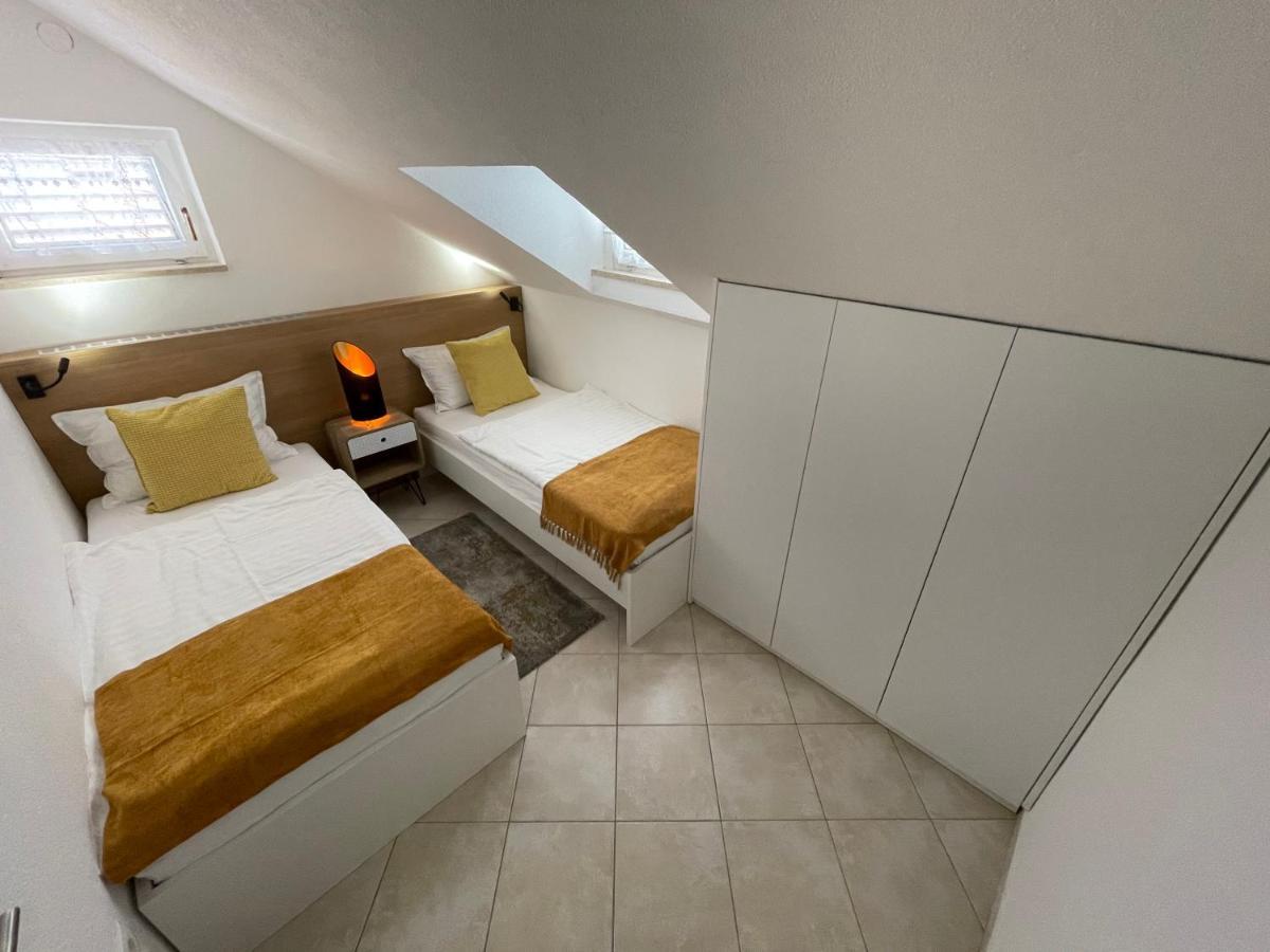 Holiday Home "Mala Kuca " With Heated Pool PUY 외부 사진