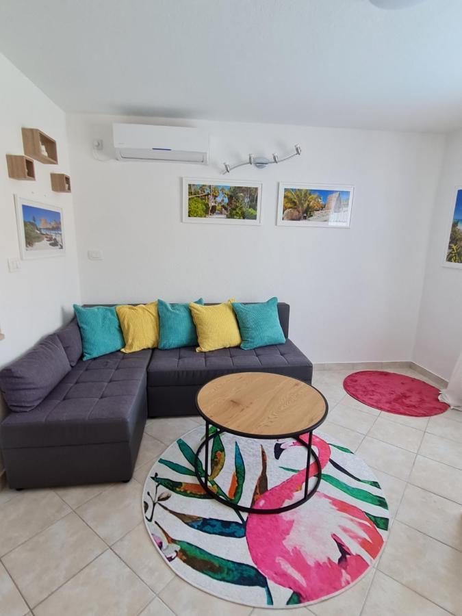 Holiday Home "Mala Kuca " With Heated Pool PUY 외부 사진