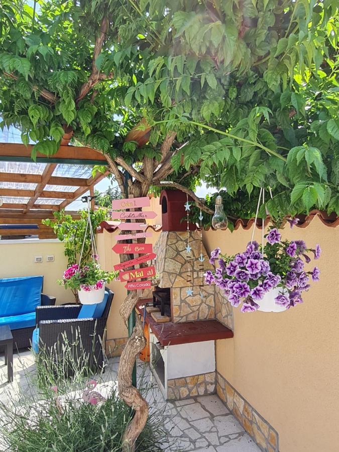 Holiday Home "Mala Kuca " With Heated Pool PUY 외부 사진